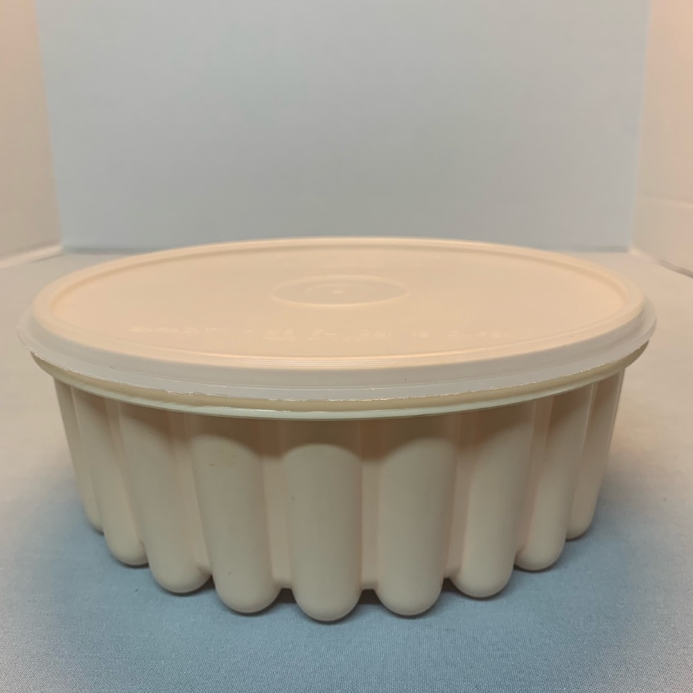 Valleybrook Farms Vintage Jello Mold